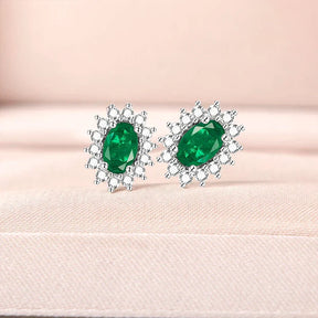 Brinco Oval com Esmeralda
